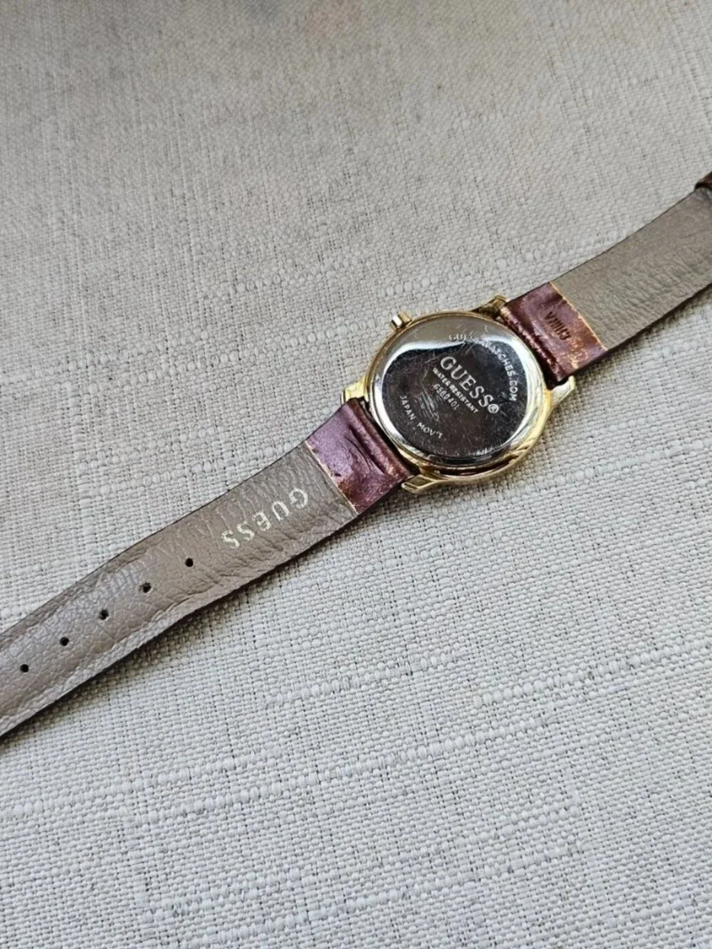 Vintage Guess Wristwatch Unisex Brown Leather Strap Gold Tone Face Analog Watch